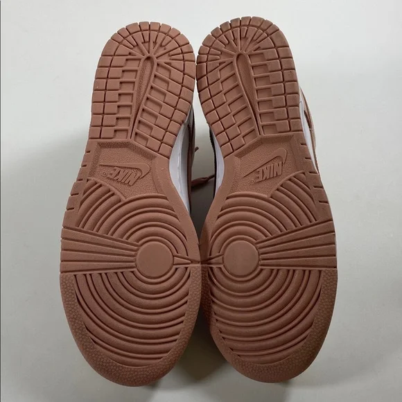 Used Womens Nike Dunk Low Rose Whisper DD1503-118
NWOB - Picture 5 of 5